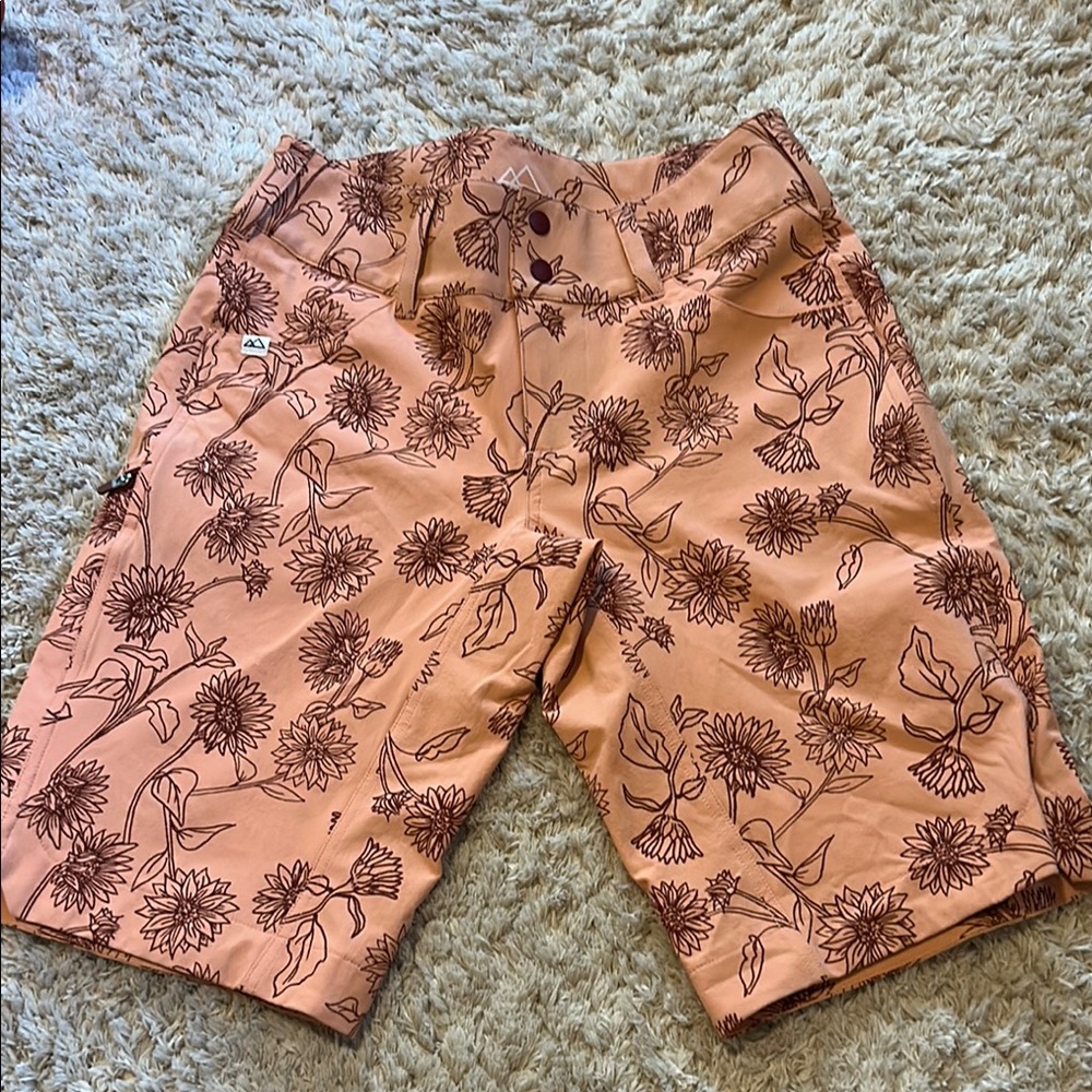 Floral Print Women's Bermuda Shorts - Wild Rye